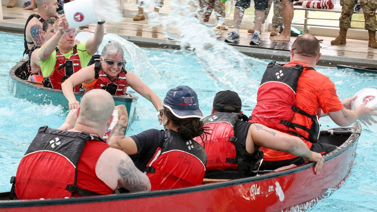 armyARCP's tweet image. Fort Campbell SRU Soldiers and cadre competed in a battleship canoe challenge during an #AdaptiveReconditioning event.

#ARCP #FortCampbell #SRU #OnABoat #ArmyLife #TeamBuilding #OutdoorActivities #Canoeing #Battleship #YouSankMyBattleship