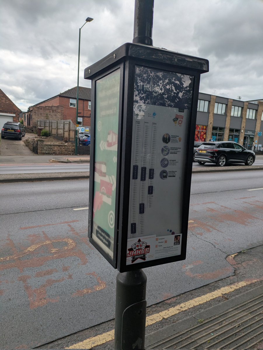 STNarracott29's tweet photo. @Trentbartonbus indigo stopped at Uni West Gate stop, people tried getting on with tram tickets got turned away then bus left without anyone else. I actually wanted the indigo! #trentbartonbus #bussesnotstopping https://t.co/K3iwGRUZrg