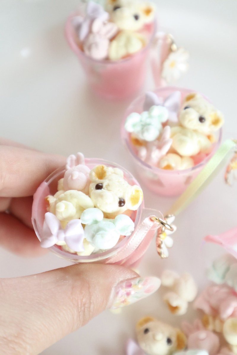 Kawaii__Festa's tweet photo. Kawaii☆Festa vol.5 @天王寺MIO本館6F ミオラボ
開催期間: 5月2日（金）〜5月6日（火）

♡素敵便届きます♡

Strawberry♡flowerさま

5/5(月)

お花チャームが揺れる🌼
くまさん･うさちゃん･リボンのポップコーンがcute🍿✨
くまポップコーンカップ入荷します💕

どうぞお楽しみに♪
#カワフェス https://t.co/pkPu2dZdna