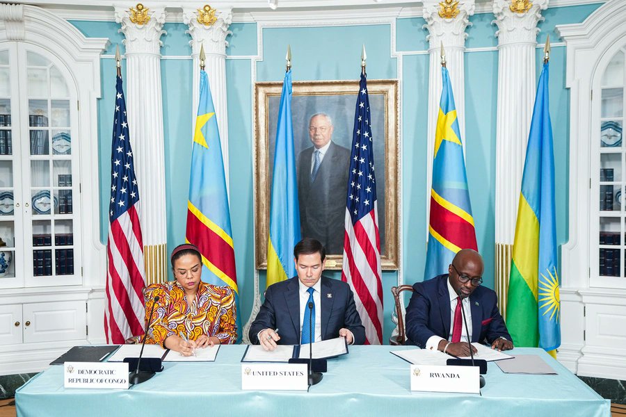 ΑΫΠ (@openintelcy) on Twitter photo 🇨🇩🇺🇸🇷🇼 The <a href="/CFR_org/">Council on Foreign Relations</a> article highlights:
> the return of deportees from the US to Rwanda, even if its not their country of origin.
> Congo proposes a security-for-minerals deal with the US, in order to get support fighting Rwanda-backed rebels.
🖋 #Cyprus is currently facing a 🇨🇩🇺🇸🇷🇼 The <a href="/CFR_org/">Council on Foreign Relations</a> article highlights:
> the return of deportees from the US to Rwanda, even if its not their country of origin.
> Congo proposes a security-for-minerals deal with the US, in order to get support fighting Rwanda-backed rebels.
🖋 #Cyprus is currently facing a