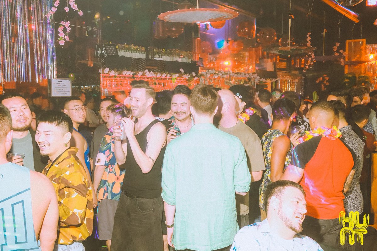 HuntShanghai's tweet photo. Let’s Party 🎉 Let’s HUNT 

#HUNTbar #HUNTshanghai #幸福42 #上海HUNT酒吧 #YourHappinessStartsHere #LGBT #上海g吧 #Gayparty #cocktailbar 

Address: HUNT bar: 长宁区幸福路42-2号 。
                                    No.42-2 xingfu rd https://t.co/202hc8JhYN