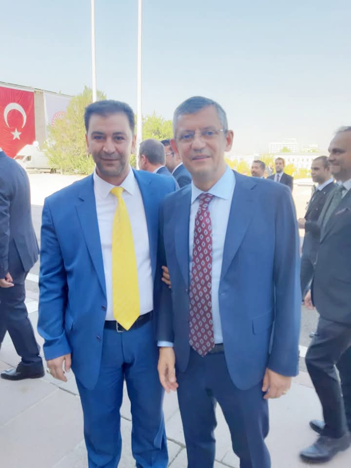 CHP Genel Başkanı Sayın Özgür Özel'e yönelik yapılan fiziki saldırıyı şiddetle kınıyorum. Sayın Özel'e geçmiş olsun dileklerimi ile iletiyorum.