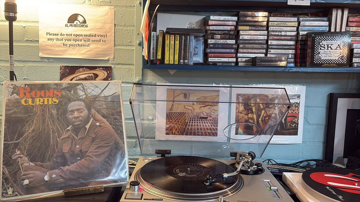 Happy weekend diggers! 
Shop open until 5 today and 12-5 tomorrow 👍

Chloe is blasting out some Curtis