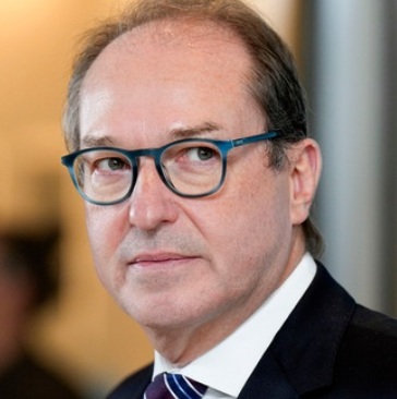 Climate_Inform's tweet photo. Dass Merz und Spahn, Linnemann und Dobrindt alle zur AfD-Einstufung schweigen, das sagt etwas. Und es sagt nichts Gutes über diese vier Männer. https://t.co/eKRlCXXaiK
