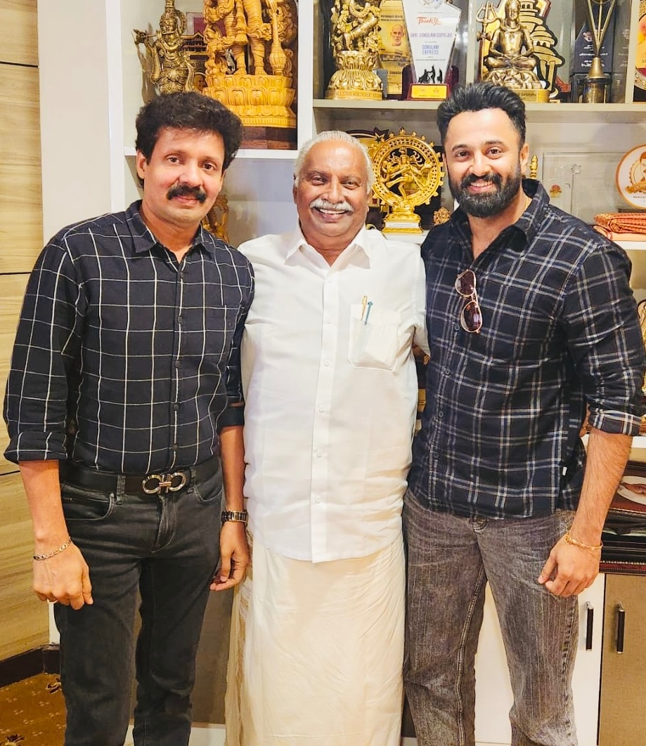 Unni Mukundan (@iamunnimukundan) on Twitter photo SGM ⚔️ UM ⚔️ MMT ⚔️ The Metamorphosis ✨
<a href="/GokulamGopalan/">Gokulam Gopalan</a>
<a href="/Iamunnimukundan/">Unni Mukundan</a>
#MidhunManuelThomas
#VCPraveen #BaijuGopalan
#Krishnamoorthy
<a href="/GokulamMovies/">SreeGokulamMovies</a>
<a href="/DreamBig_film_s/">DREAMBIGFILMS</a> <a href="/jsujithnair/">Sujith J Nair</a>
<a href="/vvipink/">Vipin Kumar V</a> SGM ⚔️ UM ⚔️ MMT ⚔️ The Metamorphosis ✨
<a href="/GokulamGopalan/">Gokulam Gopalan</a>
<a href="/Iamunnimukundan/">Unni Mukundan</a>
#MidhunManuelThomas
#VCPraveen #BaijuGopalan
#Krishnamoorthy
<a href="/GokulamMovies/">SreeGokulamMovies</a>
<a href="/DreamBig_film_s/">DREAMBIGFILMS</a> <a href="/jsujithnair/">Sujith J Nair</a>
<a href="/vvipink/">Vipin Kumar V</a>