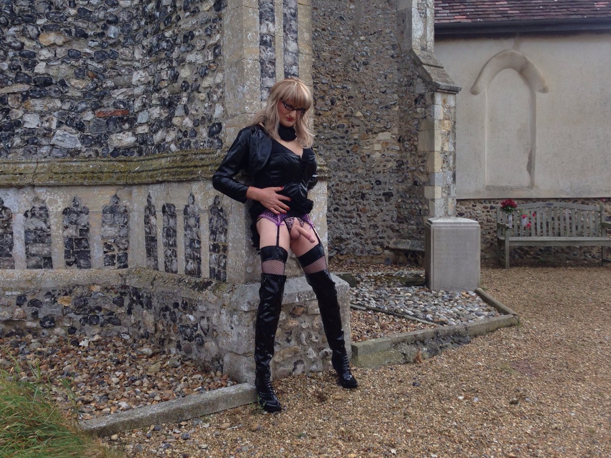 CDGinaXTrent's tweet photo. Sunday Worship
#transgender #exhibitionist #tgirl #m2f https://t.co/Iasv3oAlxs