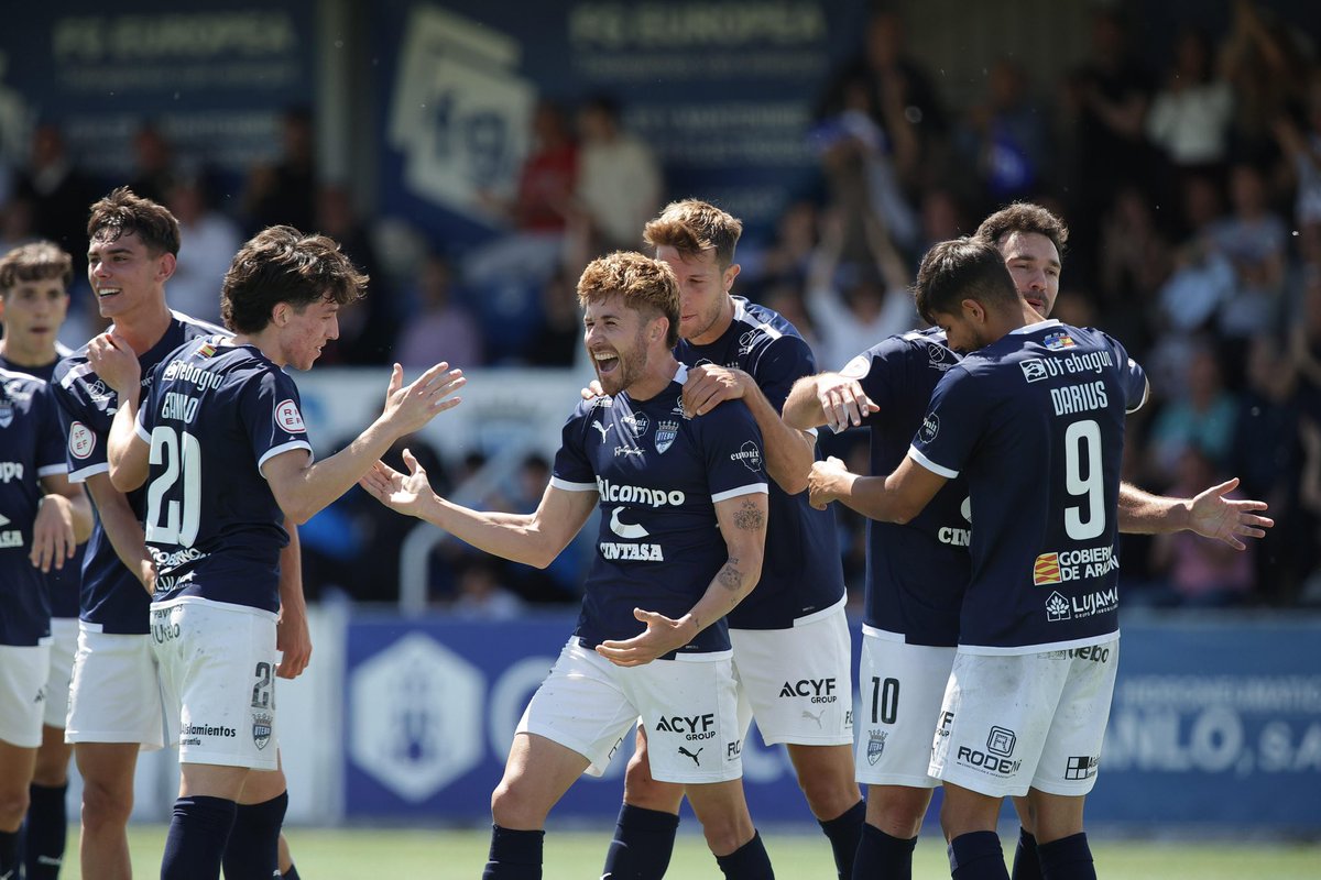 ¡qué temporada! 🔝 

Nueva victoria en Santa Ana para los barbos y con la mente en los play-off de ascenso 💥

Santa Ana un fortín 🏟️ 👇🏻
👉🏻Primera derrota frente Anguiano, 18 de Enero
👉🏻 Segunda derrota frente Alavés B, 2 de Marzo 

¡Tan solo dos derrotas en casa! 💥

📸 <a href="/UteboFC/">Utebo Futbol Club Oficial</a>