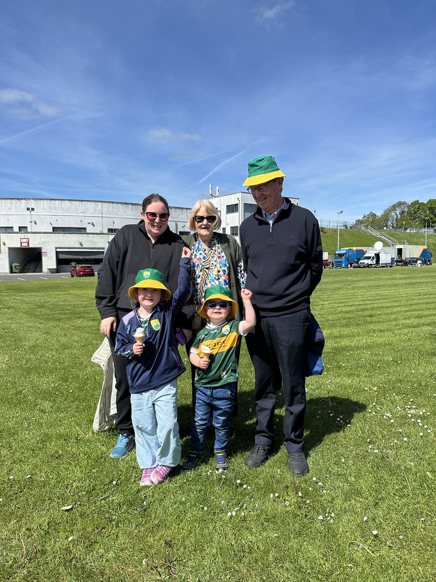 Kerry 💚💛 is showing their support for the Kerry team 🟢🟡 today in the Munster Final 🏆!