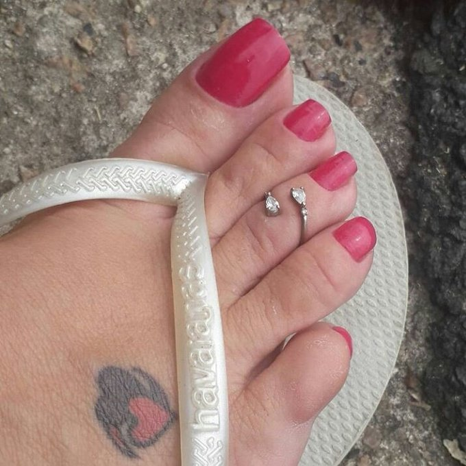 كل صباع بوسه