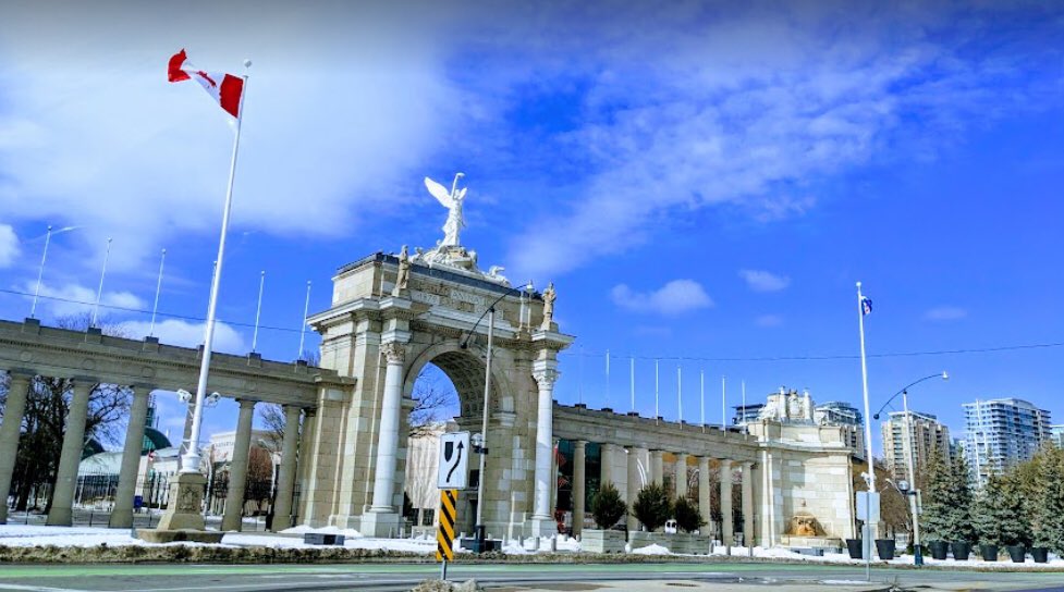PlandemicMedic's tweet image. Classic #divideandconquer Masonic theatre in front of the iconic Masonic/Roman Arch Princes’ Gate in Toronto. Only once people learn to see the symbolism &amp;amp; understand the #OrdoAbChao strategy They use to keep us enslaved, will we ever have a chance at freedom.