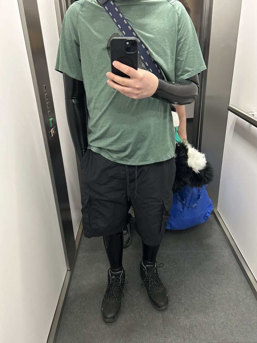 Decided to try and fight my social anxiety, and wear casual latex for a walk in a nature, already managed to meet a neighbor… :D