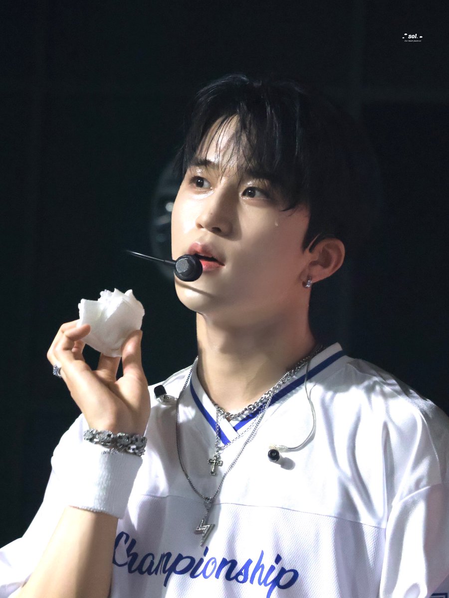 junwoo_sol's tweet image. 250503 K-POP WEEK in HONGDAE

#루네이트 #LUN8 #ルネイト
#준우 #junwoo #쭈누