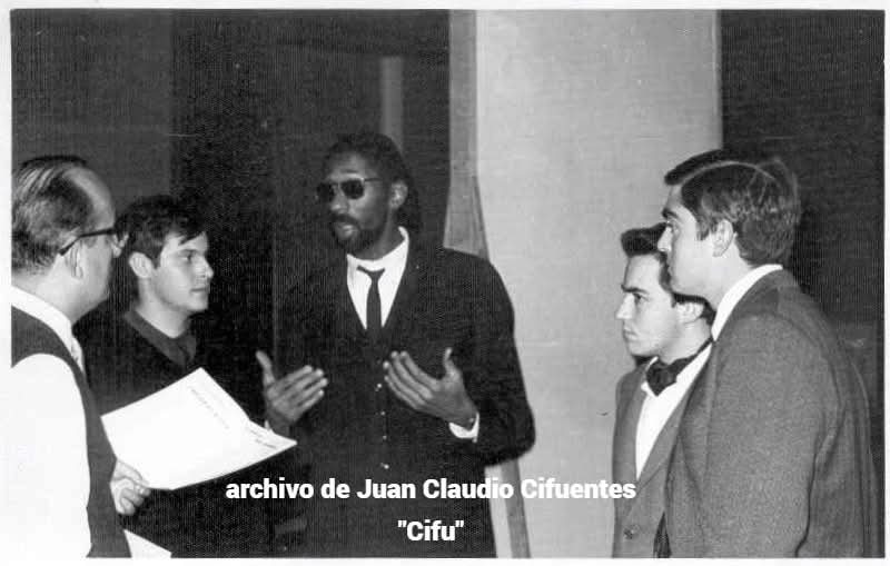 RON CARTER, contrabajista. 04-05-1937
Seguro, elegante, brillante, con técnica extraordinaria, un swing y una sonoridad inmejorable... EXCEPCIONAL - Premio “Cifu” 2017 – Festival de Jazz de Málaga.
-Ron Carter  “Oleo”
youtube.com/watch?v=89UE39…
#Jazz