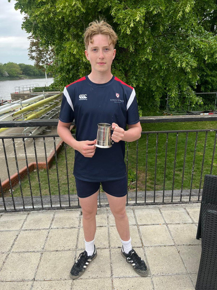 🚣 KSR Rowing 🚣🏾‍♀️ 

Yesterday our rowers were on the water, at the Chiswick Regatta. We competed hard in 8 different races with 13 senior pupils in various boats. 
Highlights included wins for Angelika and Ben in the WJ8 1x and OpJ16 1x respectively.