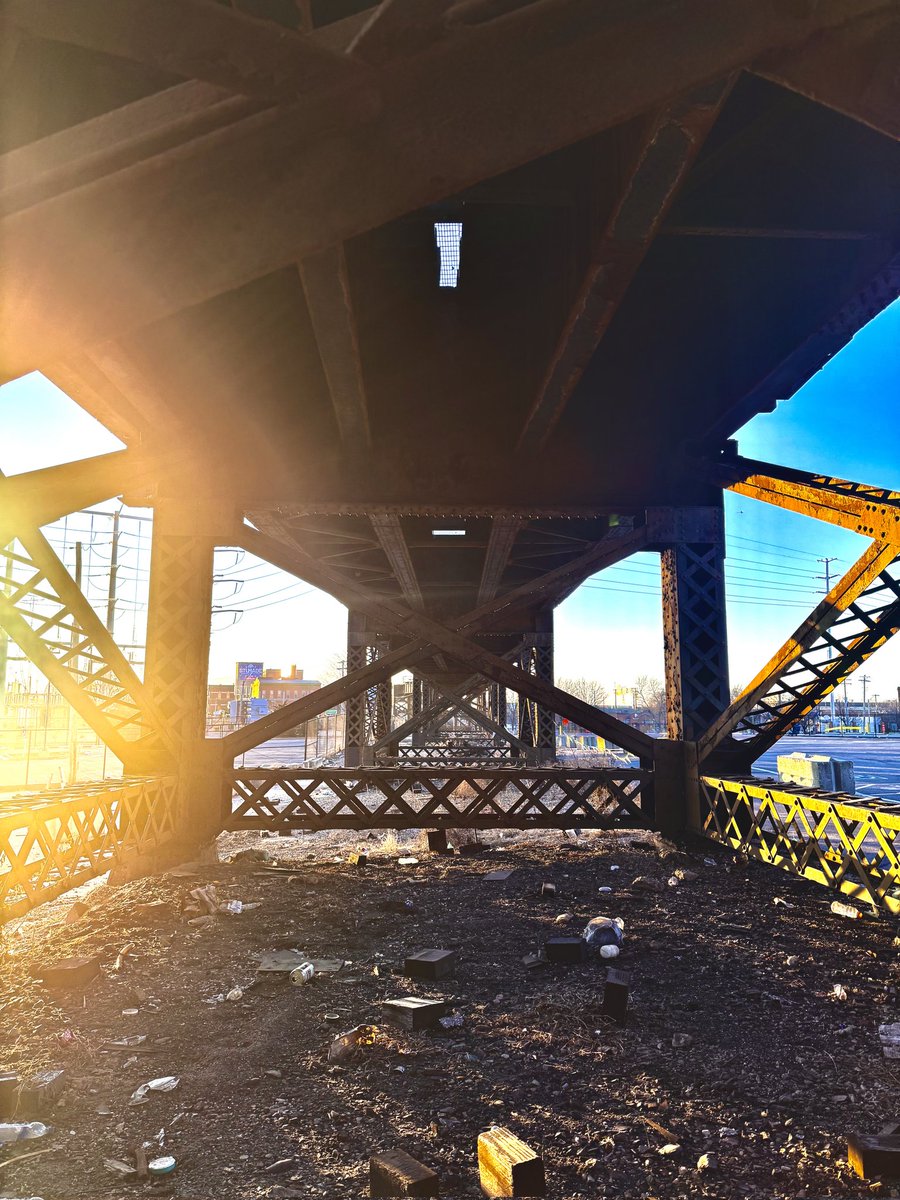 vintiga's tweet image. Morning Light
 
#MorningLight #Trestle #Downtown #DowntownStLouis #StLouis #Outside #WalkAbout #PhotographyIsArt #Photography #ColorEdit #ColorPreset #ShotOniPhone #iPhone #iPhone16 #iPhone16ProMax