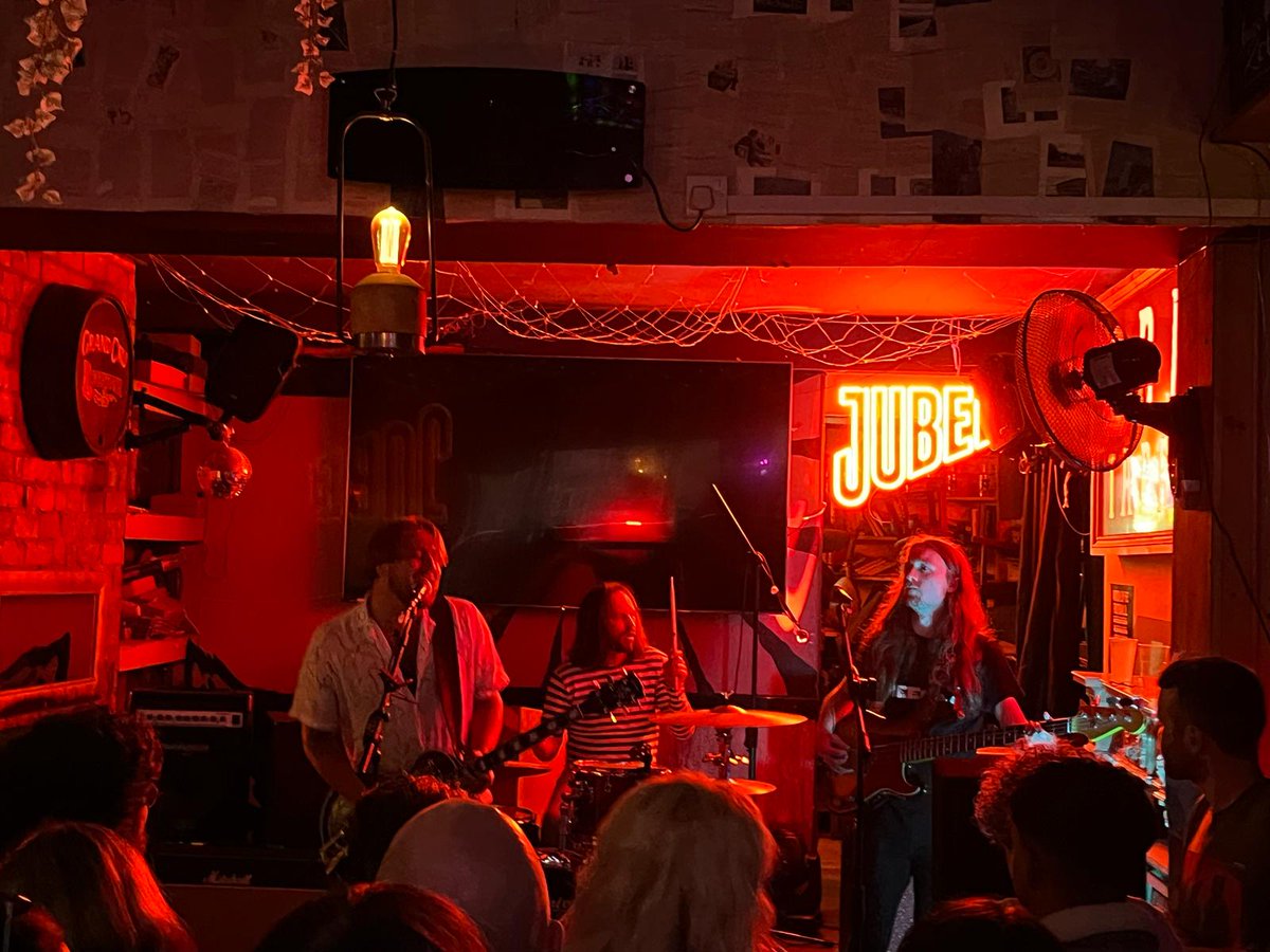 mexicandogsofficial (@mexicandogs_) on Twitter photo what a show!
Absolutely rammed <a href="/SmithdownFest/">SmithdownFestival</a> queue's outside the door, apologies for those who couldn't get in..
It's only rock and roll x
#livemusic #liverpoollive what a show!
Absolutely rammed <a href="/SmithdownFest/">SmithdownFestival</a> queue's outside the door, apologies for those who couldn't get in..
It's only rock and roll x
#livemusic #liverpoollive