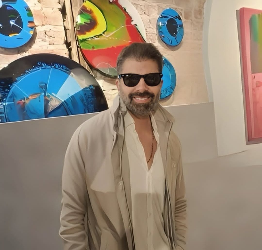 Her zaman yakışıklı ve zeki

Orhun #Orhun
CenkTorun #CenkTorun