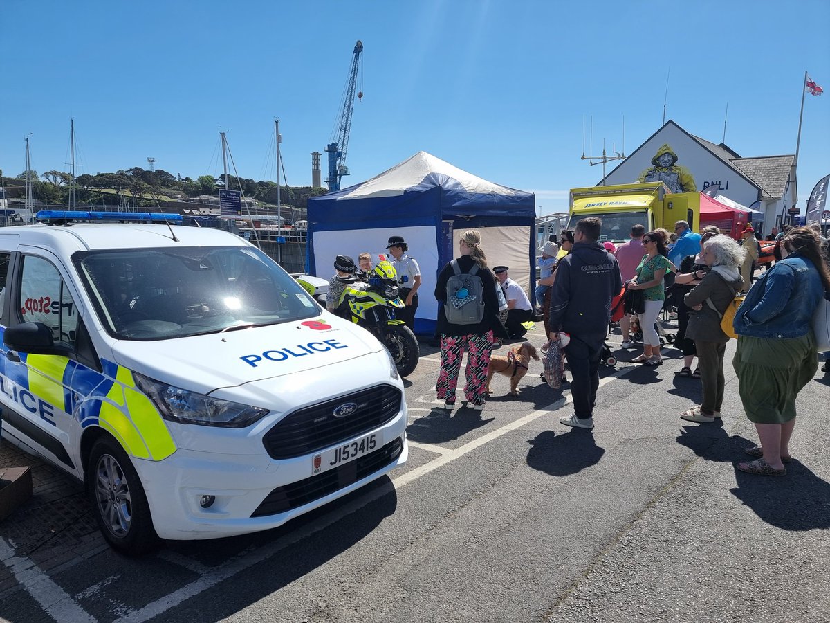We're very popular today! The sun is out, and there's a great atmosphere down at the #JerseyBoatShow. Why not pop down to see us and some of the other emergency services if you're visiting the boat show today ☀️
