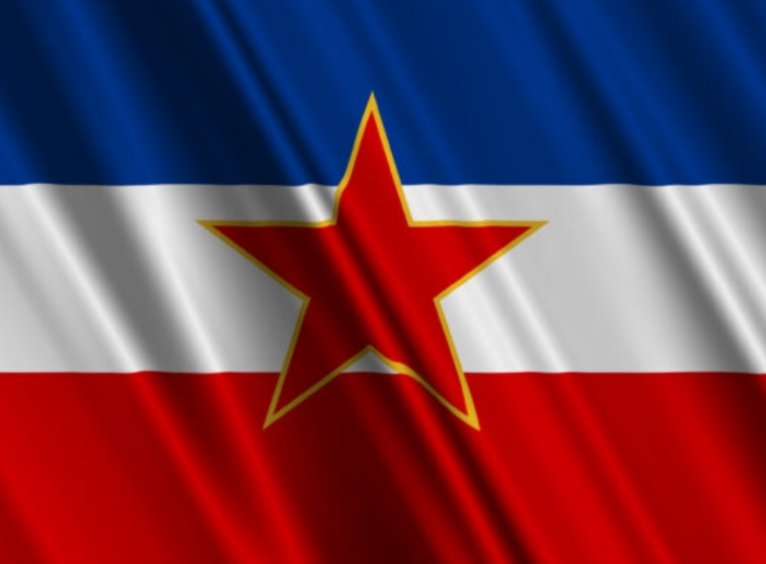Majku vam božju, gledam vas, sve ste pokvarili i ljut sam!
SF SN ✊