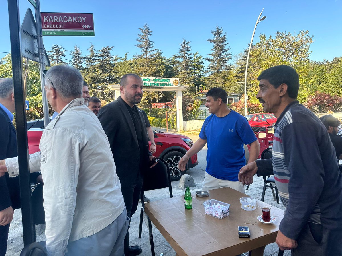 Karacaköy mahalle yönetim kurulu üyemiz Gürkan Özkan Abimizin cenazesine katıldık. Cenaze sonrası tepebaşındaki hemşerilerimizi ziyaret ederek hasbihal ettik.
#AKÇatalca