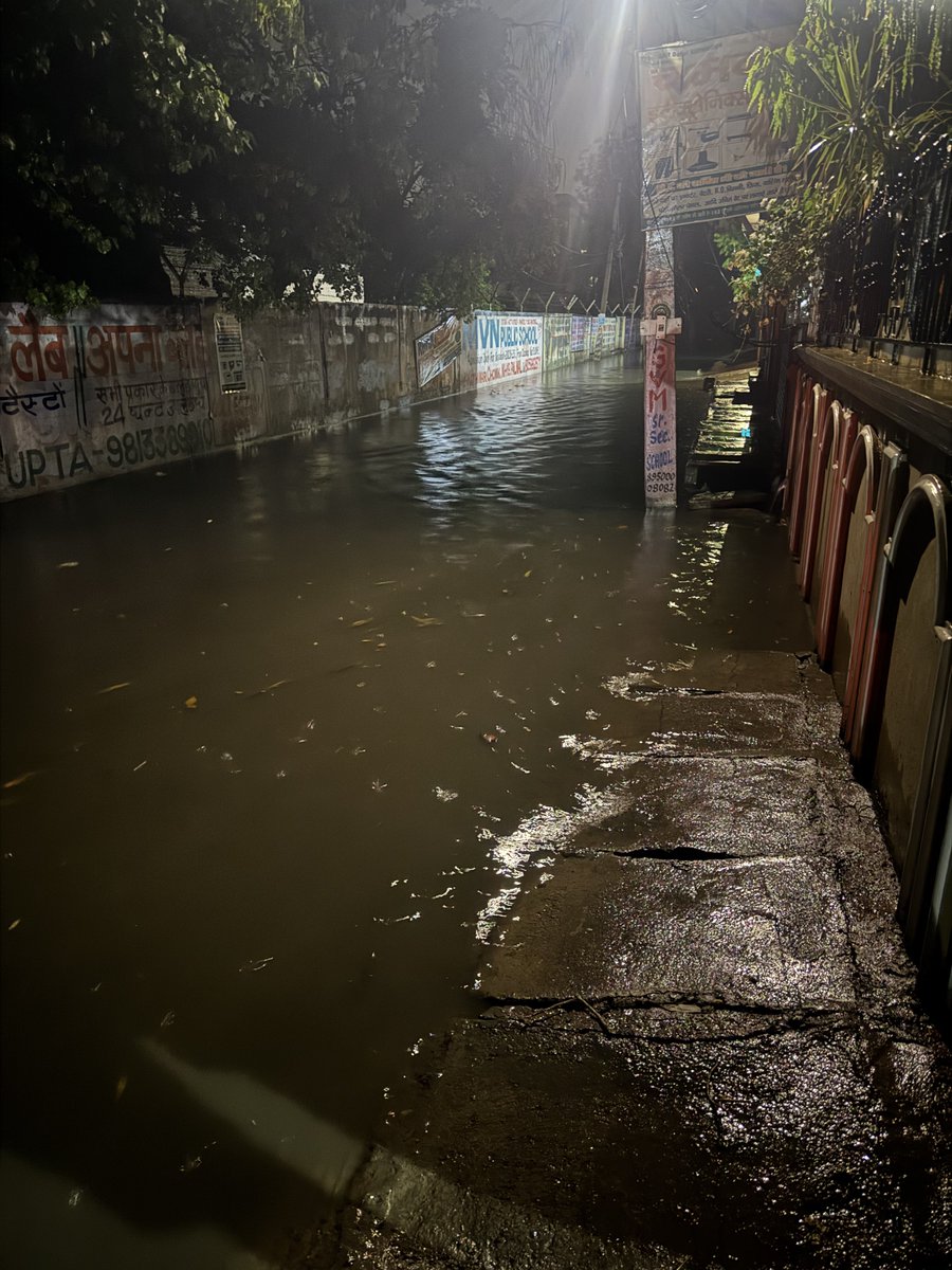 chauhaneeraj's tweet image. श्रीमान @cmohry @NayabSainiBJP @GauravgGautam @DIPROPALWAL आखिर कब पलवल शहर को जलभराव से मुक्ति मिलेगी? स्थान: आदर्श कॉलोनी पलवल