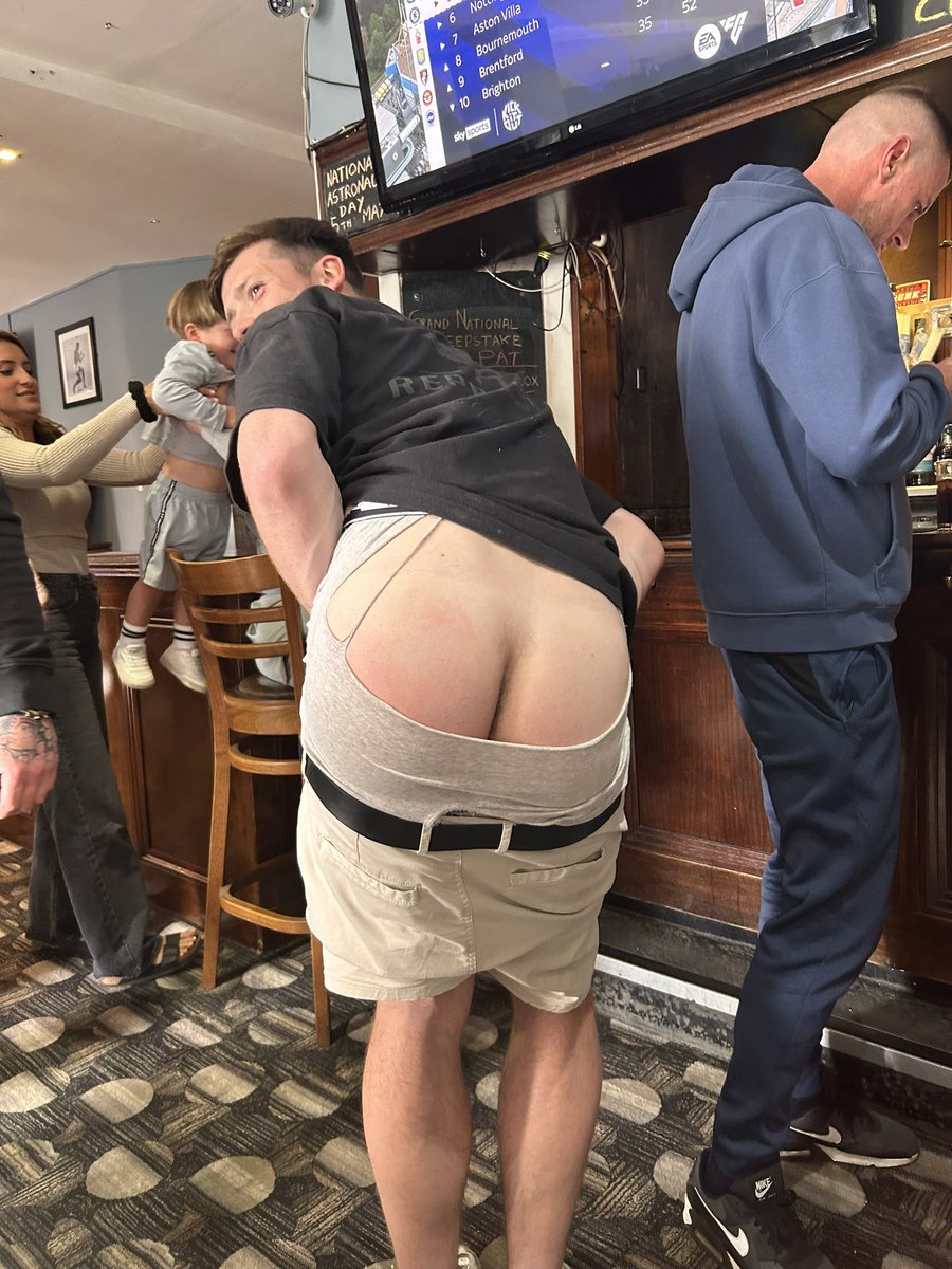 First bit of silverware with a Sunday club and some boys to do it with 🖤🤍 <a href="/BorehamwoodFc/">Borehamwood Rovers Football Club</a>