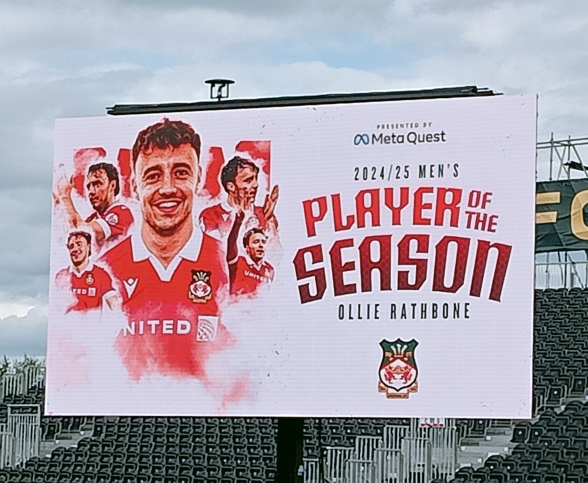 WelshBeastTV's tweet image. Lovely afternoon at the @Wrexham_AFC end of season awards.

Bloody cold though. I was freezing me brass monkeys off!