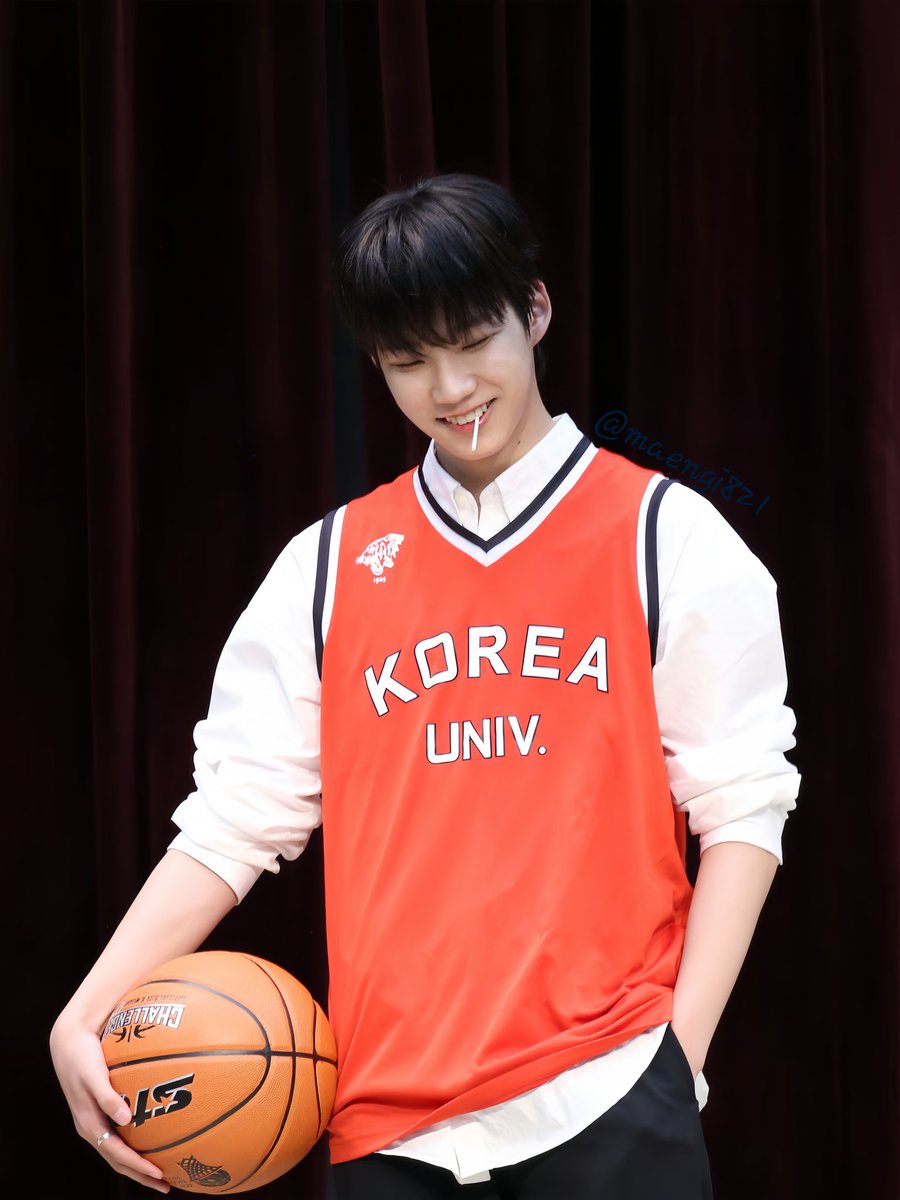 250504 점프업

😺😸

#더윈드 #THEWIND 
#박하유찬 #PARKHAYUCHAN