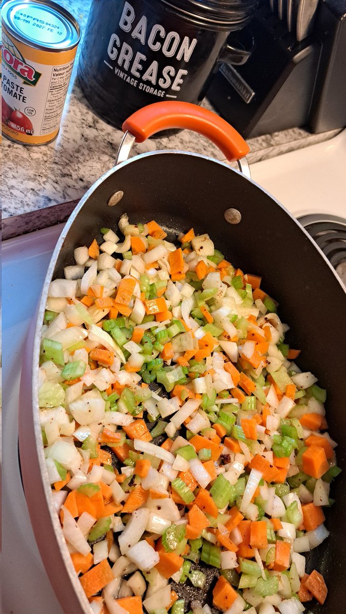 InkedDeviant's tweet image. Boys Didn&apos;t Want Soup Today So?

My Rich &amp;amp; Hearty Bolognese On For The Afternoon...🤌💃🏼❤️

#spaghettisunday #mamaofboys #bacon #soffrito #bolognese