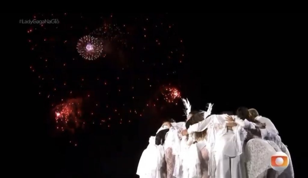 grxndesenigma's tweet image. thank you lady gaga for being the blueprint, for pouring your soul into everything you create. To witness your artistry is a gift — to be your fan is the greatest honor. We are so lucky to be alive at the same time as you. ❤️