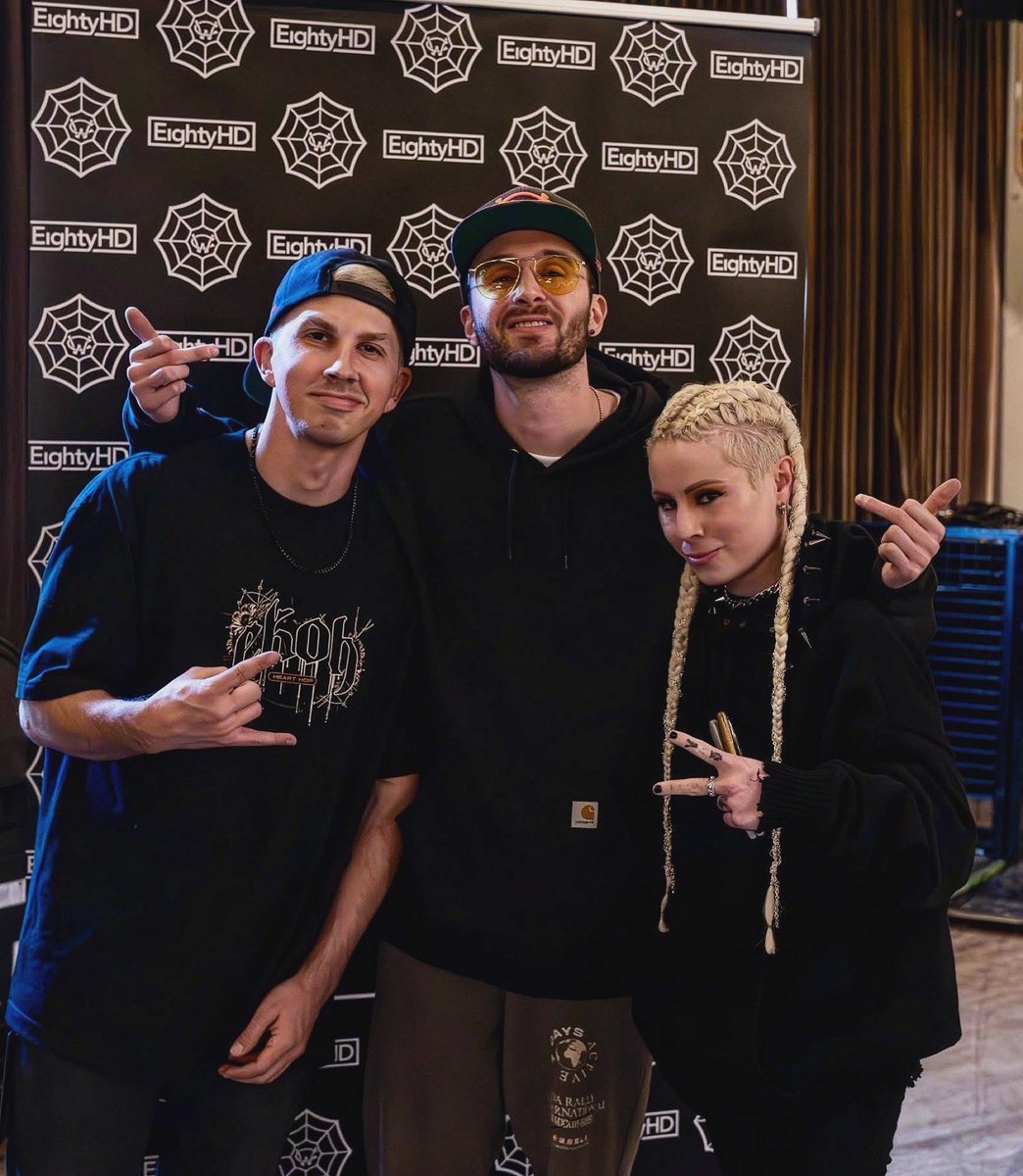 Tour has been a wild adventure, and now we’re officially up in Canada 🇨🇦🕸

8 more to go, let’s get it !!

TONIGHT : Vancouver
TUE : Nelson
WED : Kelowna
THURS : Calgary
FRI : Edmonton
NXT SAT : Saskatoon
NXT SUN : Regina
NXT MON : Winnipeg

TIX : ChrisWebby.com/tour 🎟️🎟️🎟️
