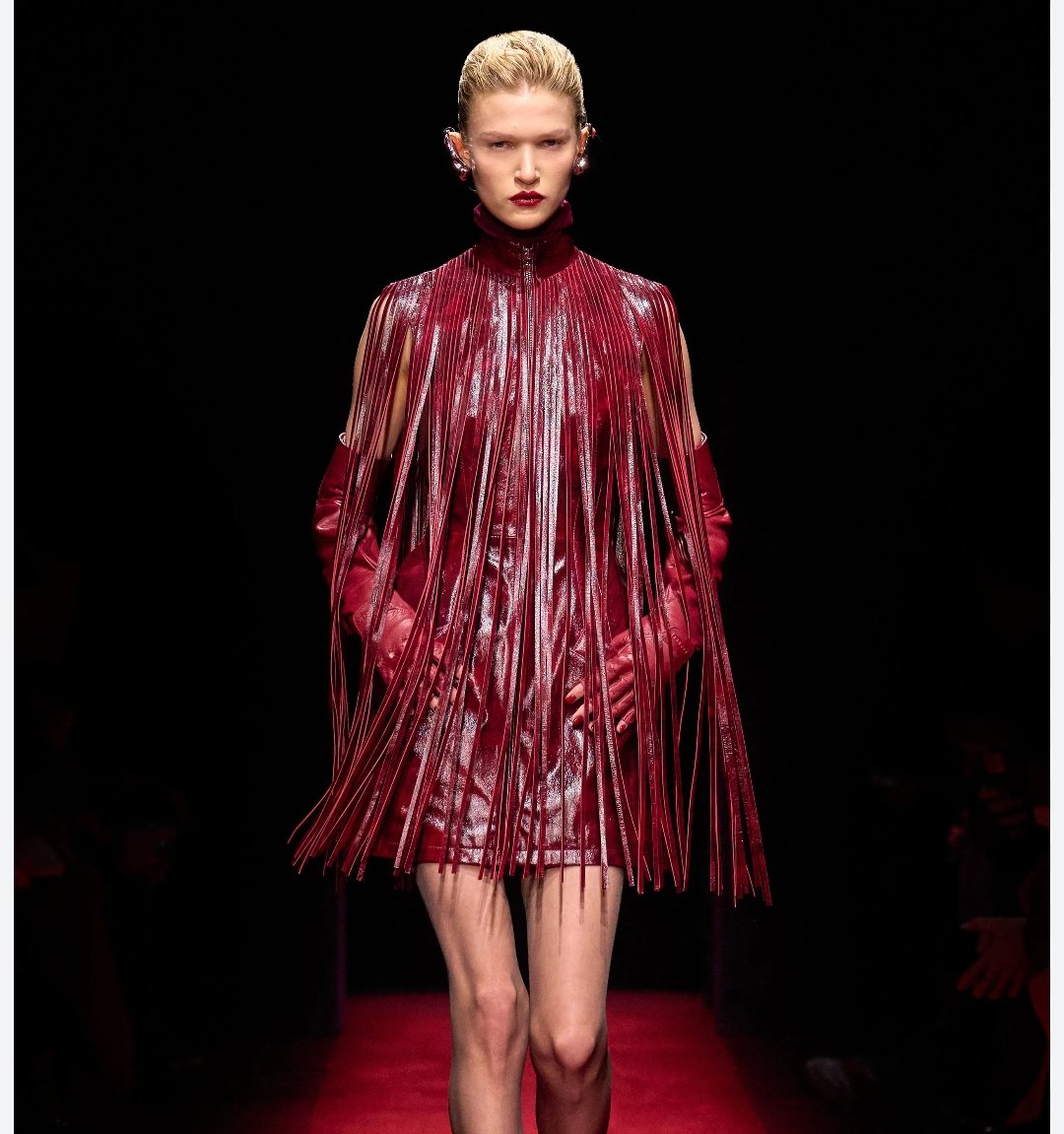 ลิซ่าเข้าร่วมงานF1ในฐานะแขกคนสำคัญของFerrariชึ่งปีที่แล้วน้องก็ได้ถูกรับเชิญจากFerrariเข้าร่วมงาน formula1 ที่ลาสเวกัส
#LISA