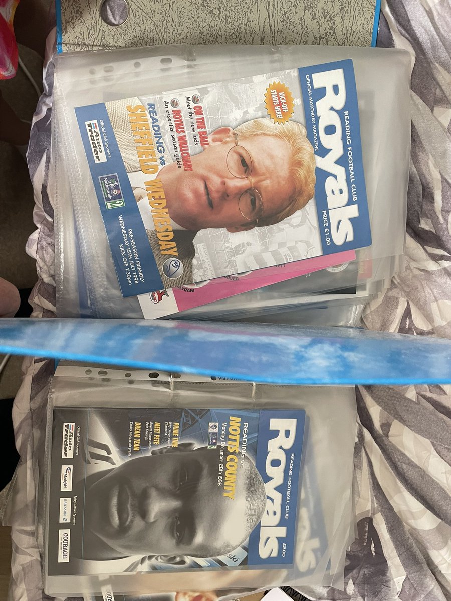 DanSnow1708's tweet image. All Reading fc programmes from the 98/99 season for sale @STARReading #readingfc