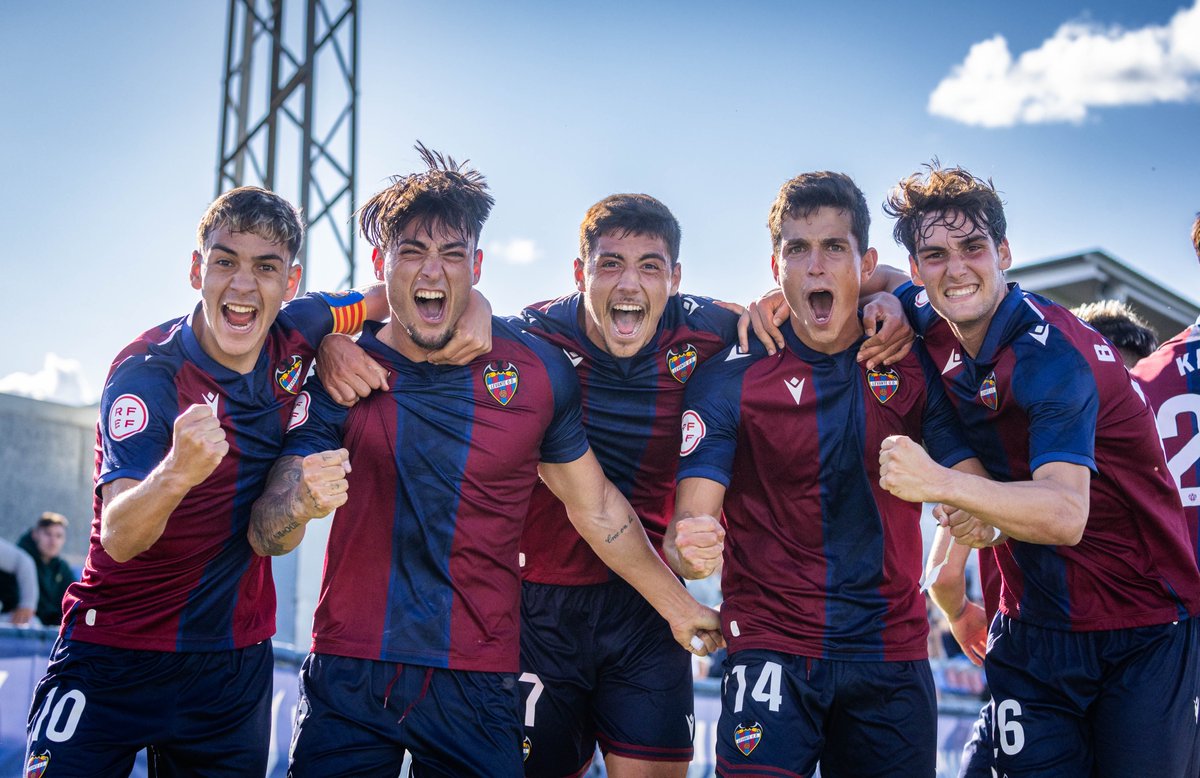 Cantera Levante UD (@canteragranota) on Twitter photo FINAL | Victoria de nuestro filial en su último partido en casa
#AtléticoLevanteUD 3-0 <a href="/CDSONEJA/">CD Soneja. 💯🧡</a> FINAL | Victoria de nuestro filial en su último partido en casa
#AtléticoLevanteUD 3-0 <a href="/CDSONEJA/">CD Soneja. 💯🧡</a>