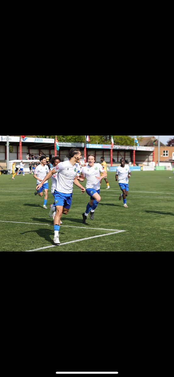 harveyharry7's tweet image. 2024/25 ✅ 
A season with a great group of teammates, management and fans at @AscotUnitedFC. Disappointed to not go all the way through the playoffs but a good season overall Alhamdullilah.
10 ⚽️ 
10 🅰️
More to come next season inshallah 🤝🏾