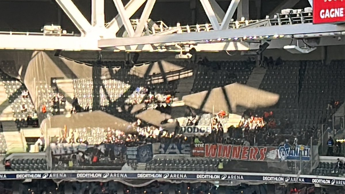 #LOSCOM le onze de l’OM face à Lille 
Rulli - Murillo Balerdi (Cap) Kondogbia Garcia - Hojbjerg Bennacer Rabiot - Greenwood Gouiri Luis Henrique 

<a href="/OM_Officiel/">Olympique de Marseille</a> #TeamOM <a href="/maritimamedias/">Maritima Médias</a>