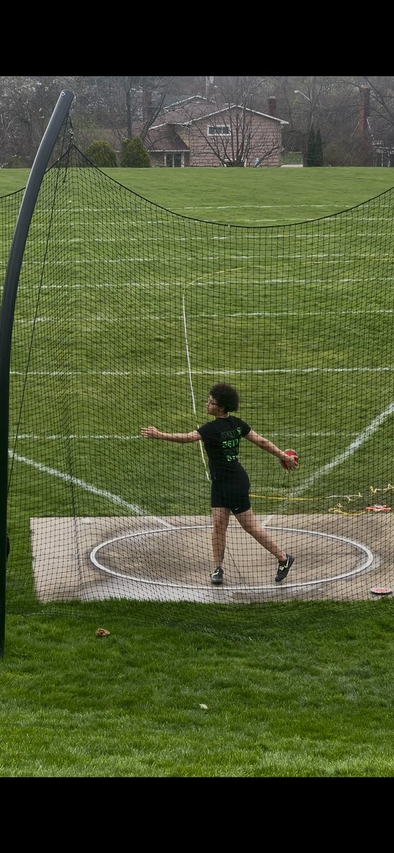 Shout out to Alina Tabb who broke her own school record again in discus throwing for 122’10” against Elyria Catholic!  Alina has added 8 feet to the record in the last year