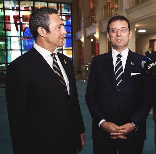 Türkiye’nin şişirilmiş iki balonu. 

Ekrem İmamoğlu İstanbulluların yıllarını çaldı, Ali Koç ise Fenerbahçelilerin yıllarını çaldı. #alikoçistifa #FBvBJKTSL