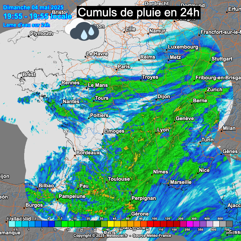 Beaucoup de #pluie depuis hier soir sur les trois-quarts de la France avec des valeurs souvent comprises entre 10 et 30 mm, mais localement davantage.
➡️74.7 mm à Sutrieu (01)
➡️68 mm à Le Claux (15)
➡️63.3 mm à Meilhaud (63)
➡️55.9 mm à Murat (15)
Carte <a href="/meteociel/">Meteociel</a>