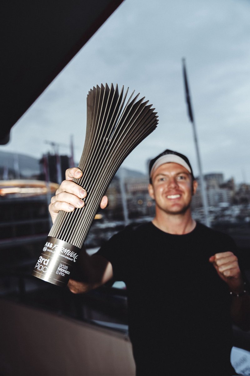 JaguarRacing's tweet photo. Shiny proof of our Principality P3 🏆 

#MonacoEPrix 🇲🇨 https://t.co/2EDxgh2Bkn
