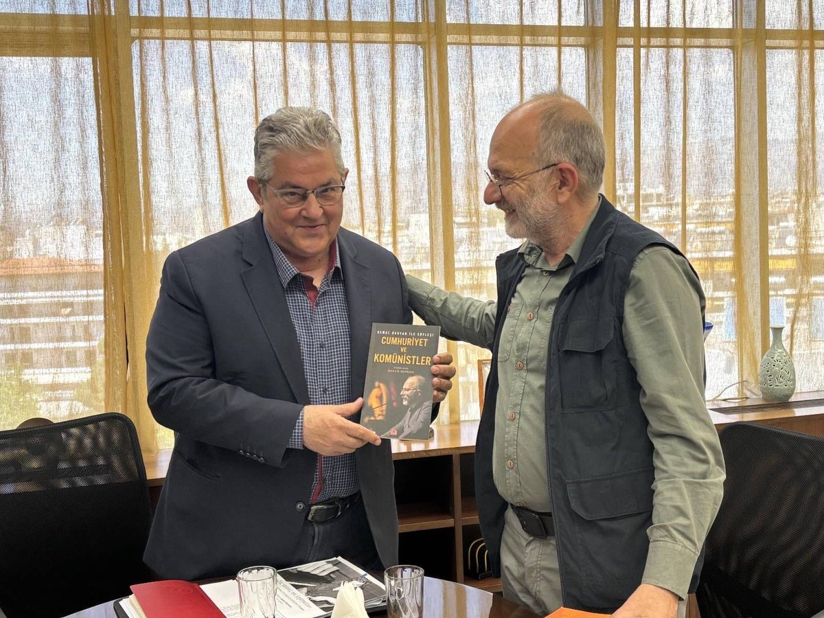 TKP Genel Sekreteri Kemal Okuyan, Atina’da Yunanistan Komünist Partisi (YKP) Genel Sekreteri Dimitris Kutsumbas ile bir araya geldi.