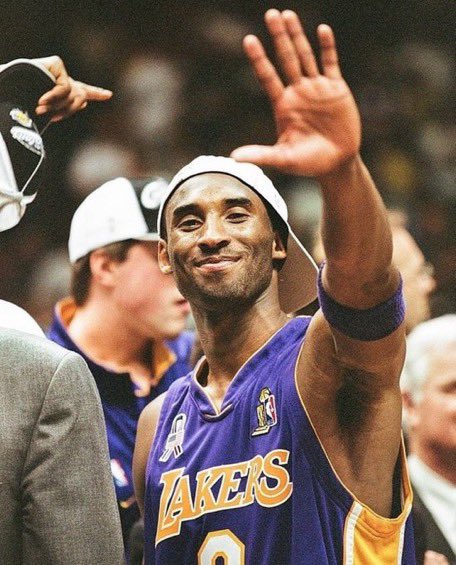 ONLY 1 PLAYER IN NBA HISTORY HAS 5 RINGS , 30K POINTS AND 12 ALL NBA DEFENSE SELECTIONS 
- KOBE BRYANT !!! 🥶