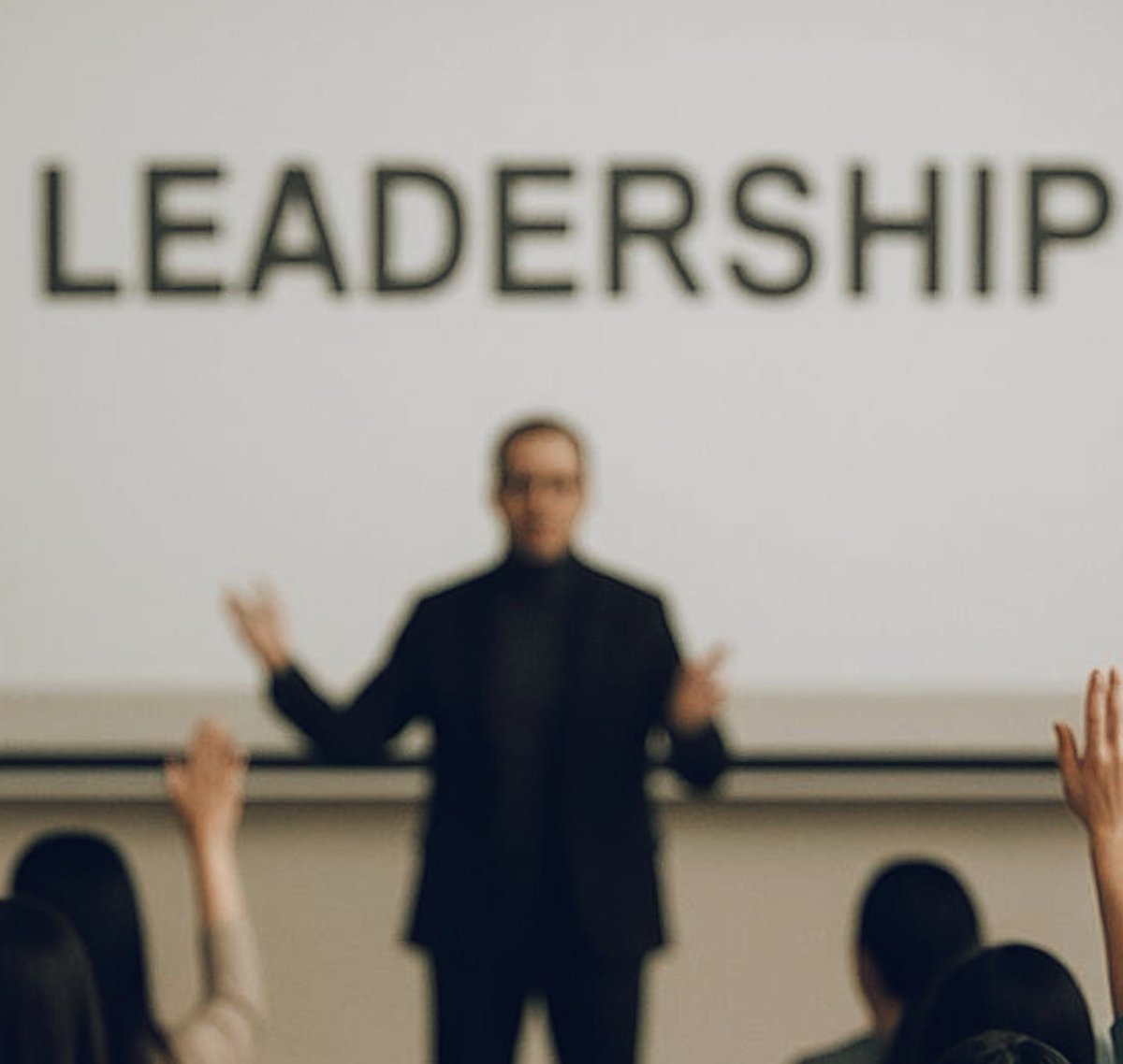 entrox77's tweet photo. Guidate e ispirate le persone positivamente, valorizzandone il potenziale. Non gestitele o manipolatele: i magazzini si gestiscono, le persone si indirizzano e si elevano alla loro migliore espressione. https://t.co/V598rt8E3S