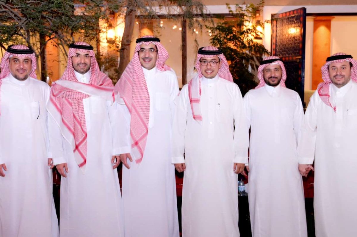 nawafbinfaisal's tweet image. جمعتنا السنوية قبل ليلتين مع خريجي دفعتي من مدارس الرياض كان أجمل لقاء مع أعز الأصدقاء 🙏🏼💚