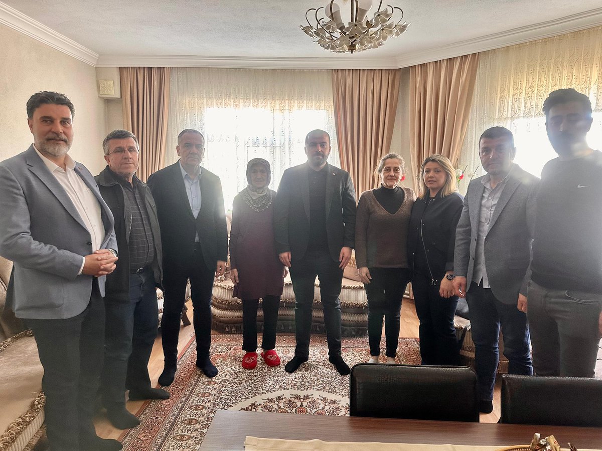 Yakın zamanda ahirete irtihal eden şehidimizin babası Mustafa Çiftçi abimizin kederli ailesini ziyaret ederek başsağlığı diledik..

#AKÇatalca