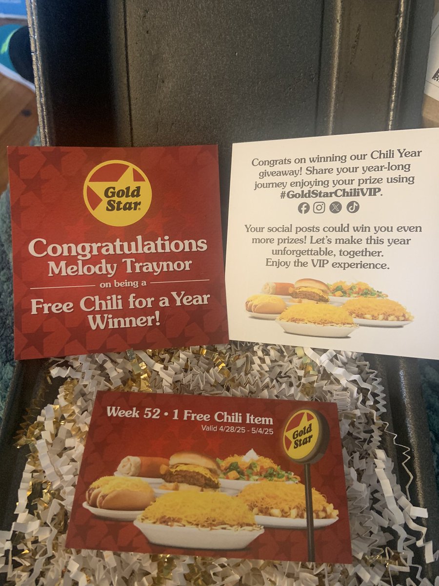 MelodyTraynor's tweet image. Last week of my free chili for a year from @goldstarchili 😭 But while I was there got to try the new Spicy Chicken Sandwich too 🔥 #GoldStarChiliVIP #CincinnatiChiliWeek #NationalChiliDayContest