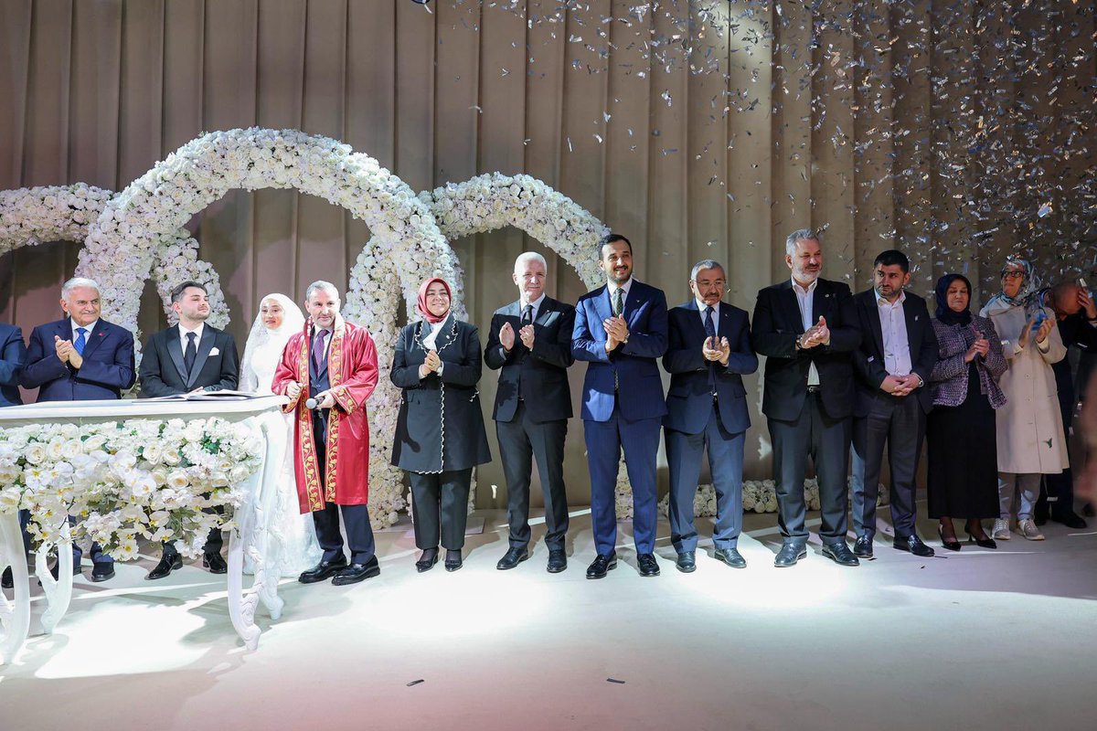 Abdullah Özdemir (@abdullahozdemir) on Twitter photo Sultanbeyli Belediye Başkanımız Sn. <a href="/alitombas_/">Ali Tombaş 🇹🇷</a> ‘ın değerli oğlu Cihan Tombaş & Şeyma Genç çiftinin nikah törenlerinde şahitlik ettik.
Rabbim iki cihan saadeti nasip eylesin. Sultanbeyli Belediye Başkanımız Sn. <a href="/alitombas_/">Ali Tombaş 🇹🇷</a> ‘ın değerli oğlu Cihan Tombaş & Şeyma Genç çiftinin nikah törenlerinde şahitlik ettik.
Rabbim iki cihan saadeti nasip eylesin.