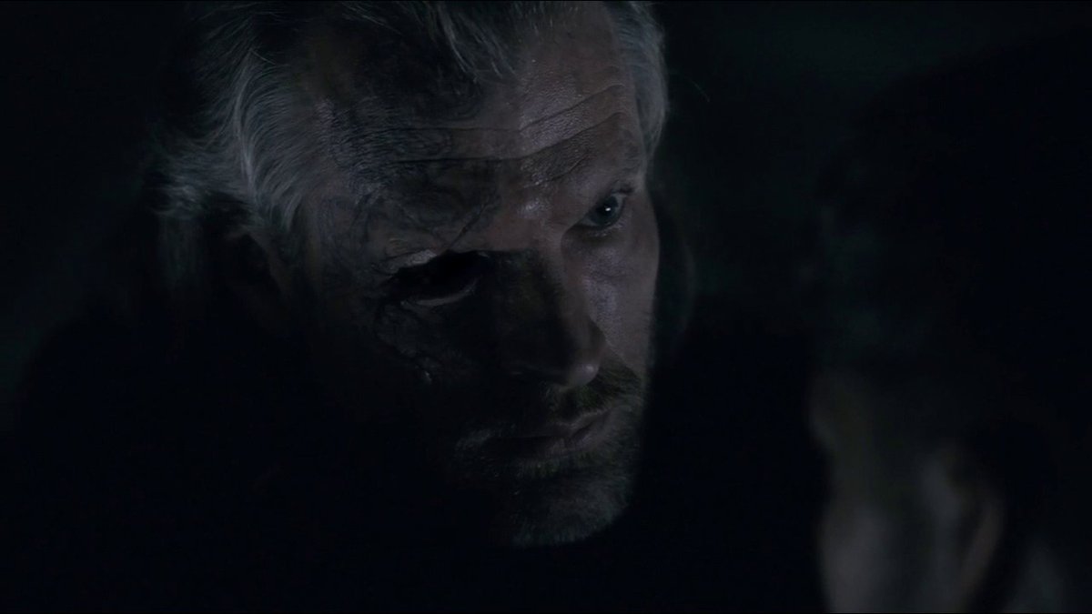 드라마 바이킹스에서 북유럽 신화의 주신인 오딘(Odin)이 현신한 장면인데, 일반적인 신화 속 주신들이 선량한 면 또한 지닌다는 걸 보여주지만...