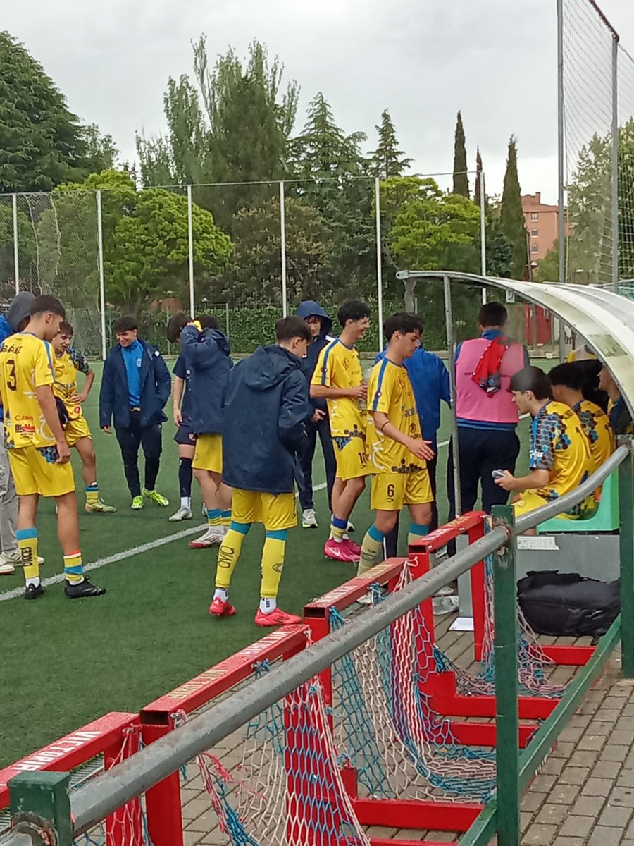 ⚽️ 𝗝𝗨𝗩𝗘𝗡𝗜𝗟 𝗔 💛💙

 Liga Nacional Juvenil | J29

⏱️45' | los locales remontan el gol colegial para firmar el empate

1️⃣ Victoria CF
1️⃣ Diocesavila AQUALIA
⚽Campos

#VamosDioces 💛💙