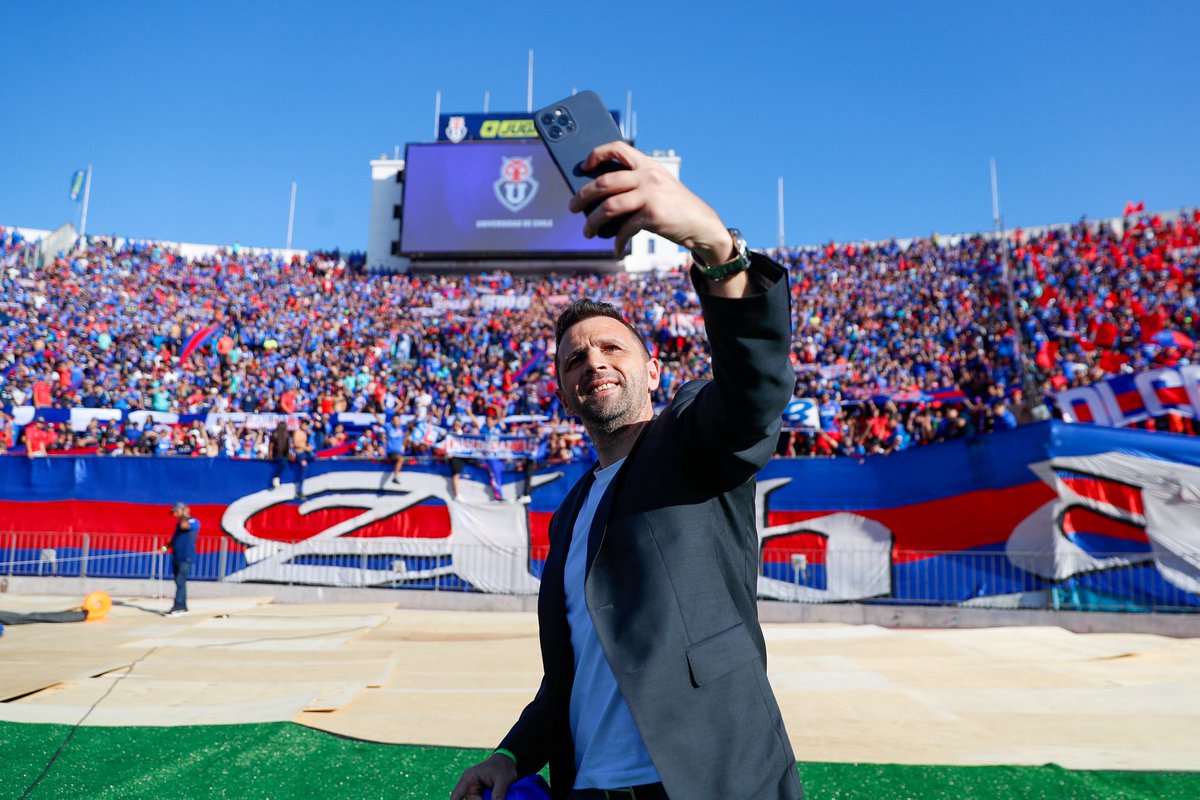Montil10's tweet photo. Gracias, gracias y más gracias. Cuando el cariño y el respeto es mutuo se disfruta mucho más. Los quiero mucho!! 🔵🔴🤘🏻
Nos vemos en diciembre desde adentro 😉.

📸 @nicolasmaldonado.s https://t.co/lUvsqgGOCc